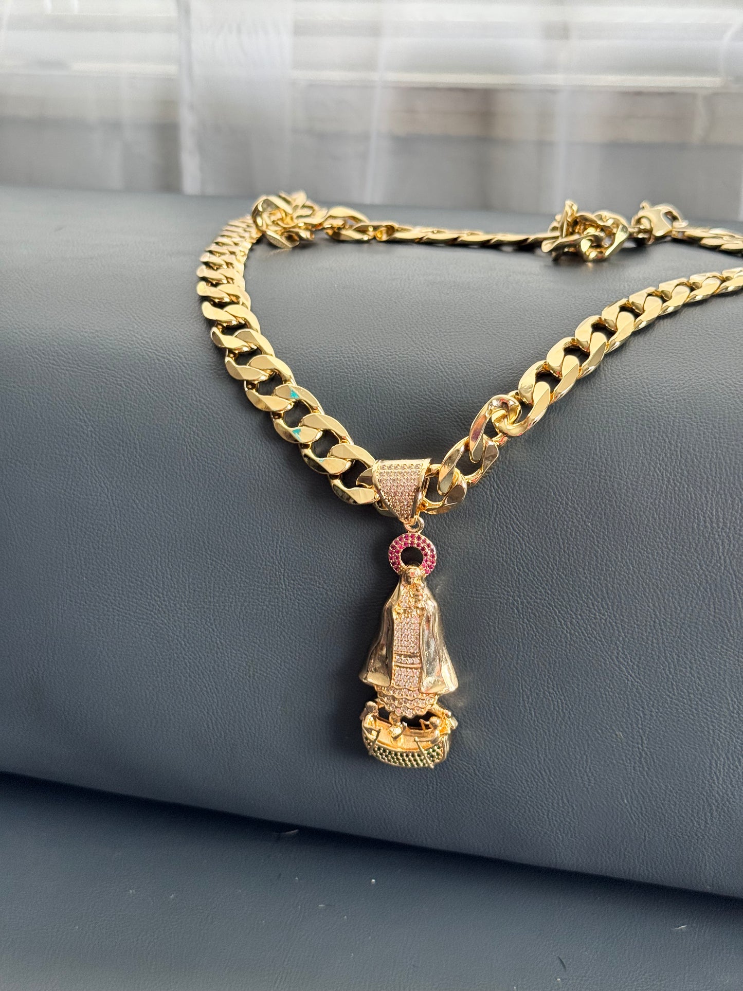 CADENA CUBANA CON  DiJE De ViRGEN
